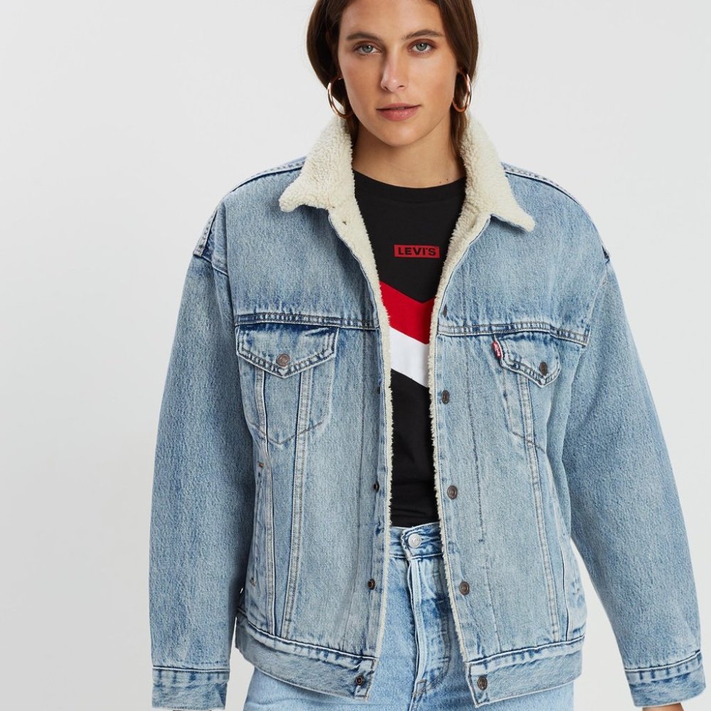 BRAND NEW Levi's Oversize Trucker Jacket